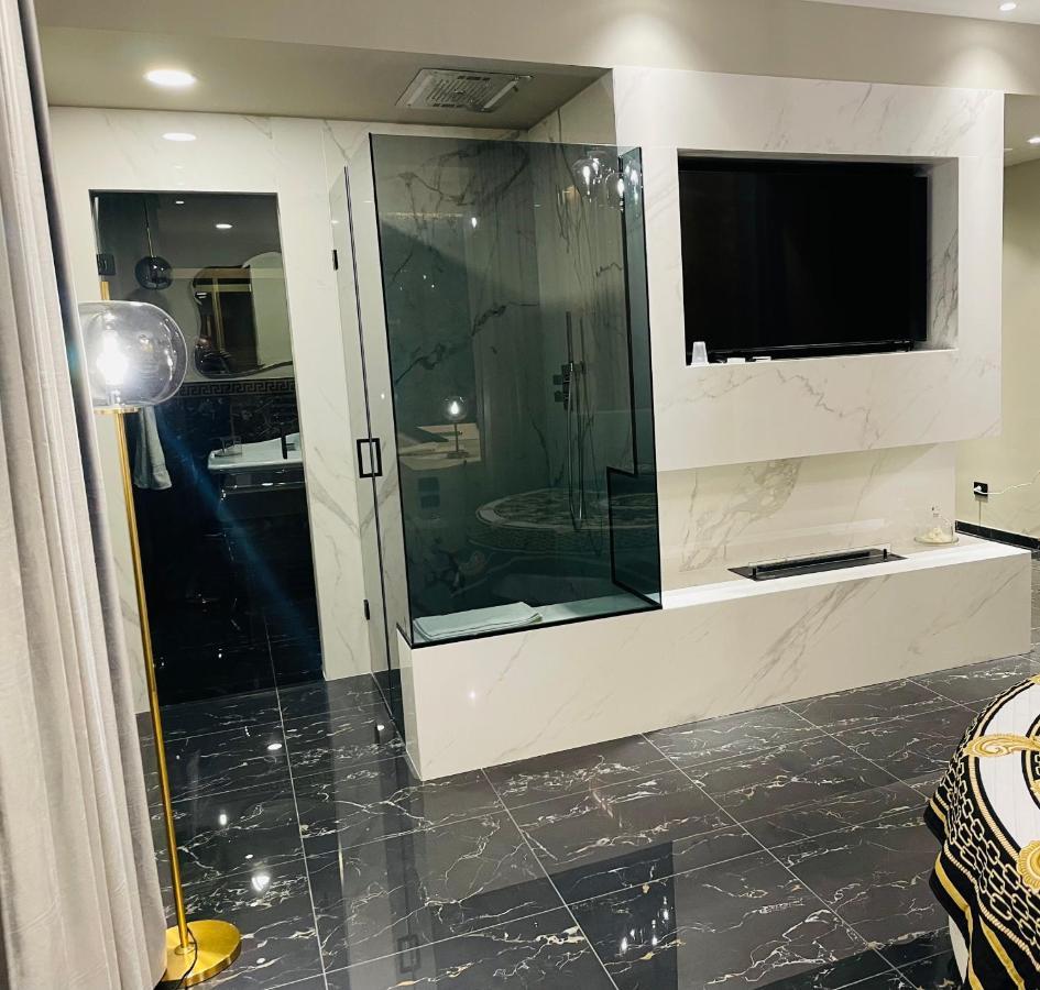 Versace Luxury Room Corleone Esterno foto