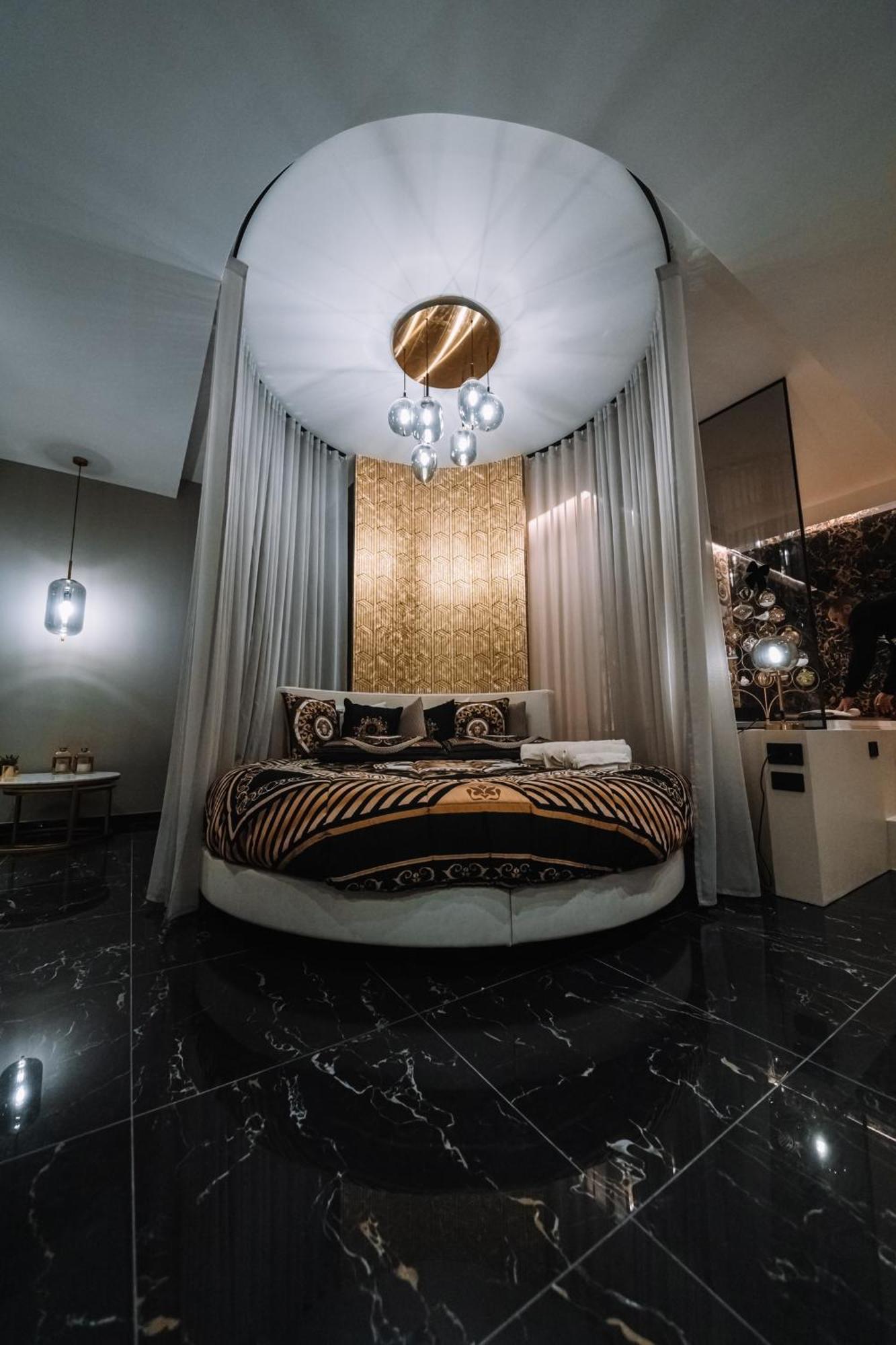 Versace Luxury Room Corleone Esterno foto